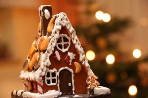 Lebkuchenhausbau als Weihnachtsevent in Aachen