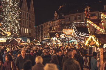 Weihnachtsmarkt in Frankfurt erkunden